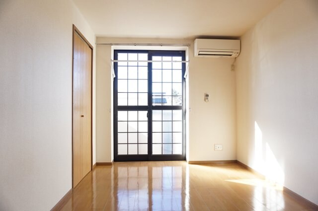 物件内観写真4　(同型別室の写真　※現況優先となります)