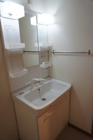 物件内観写真12　(同型別室の写真　※現況優先となります)