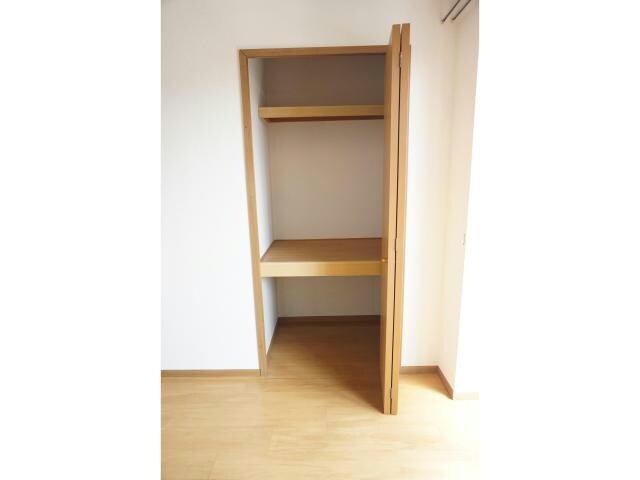 物件内観写真14　(同型別室の写真　※現況優先となります)