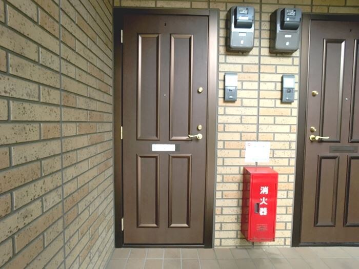 物件外観写真3　(エントランス)