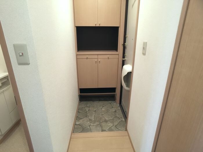 物件内観写真11　(玄関)