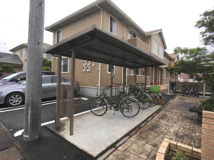 物件内観写真16　(駐輪場)