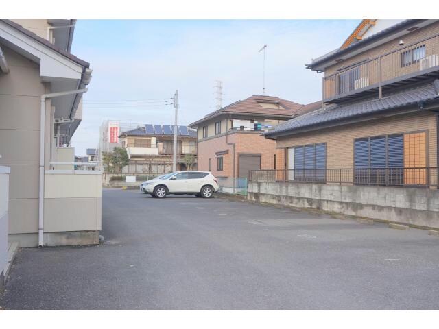 物件外観写真3　(駐車場)