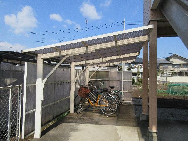 物件内観写真4　(駐輪場)