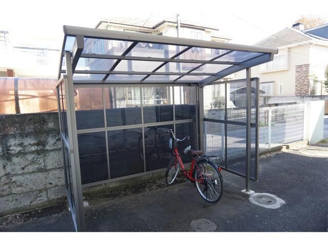物件内観写真4　(駐輪場)