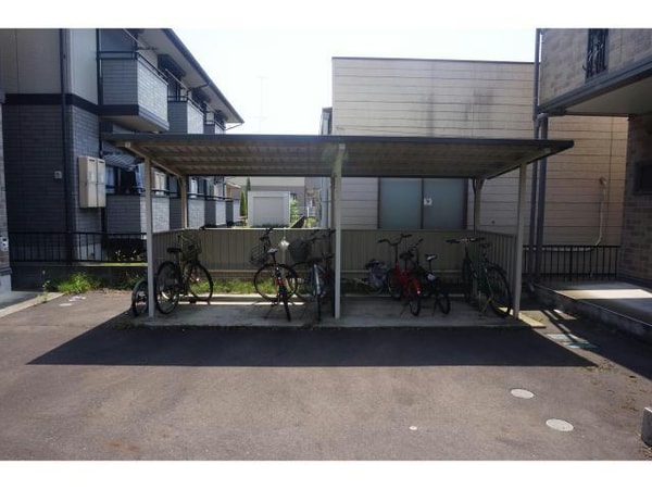 建物設備(駐輪場)
