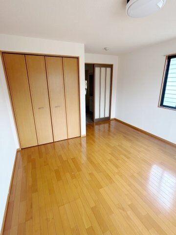 物件内観写真8　(※別部屋の画像です。)