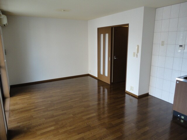 物件内観写真5　(リビング)