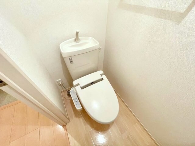 物件内観写真8　(温水洗浄暖房便座つきトイレ)