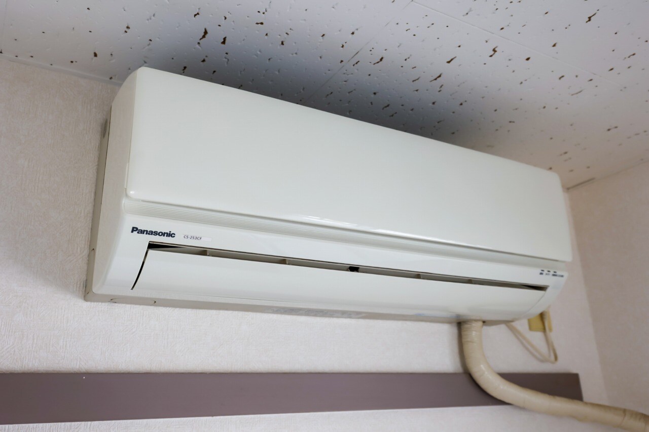 物件内観写真6　(4.5帖洋室のエアコンです)