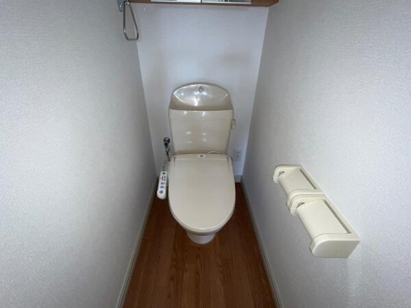 トイレ(シャワー付きトイレ)