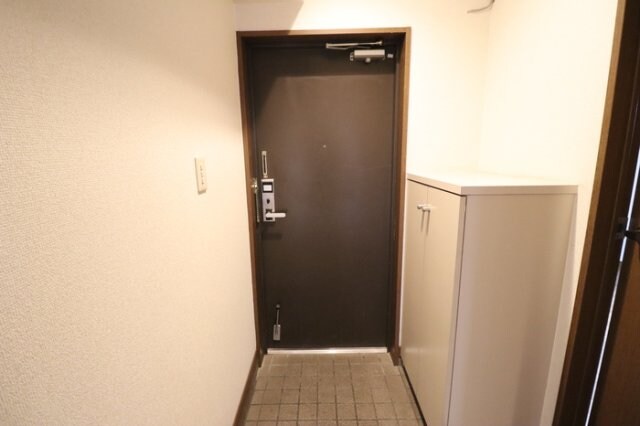 物件内観写真10　(玄関)