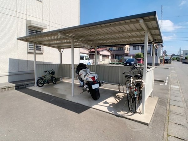 建物設備(駐輪場)