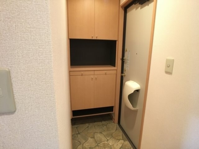 物件内観写真13　(玄関)