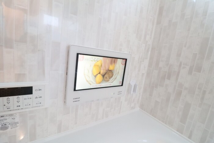 物件内観写真14　(浴室テレビ)