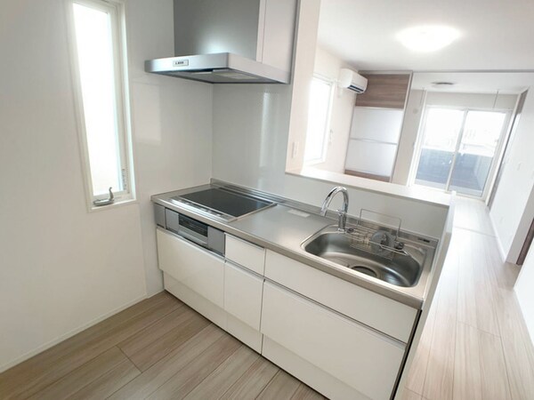 キッチン(タッチレス水栓のシステムキッチン)