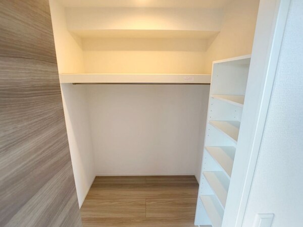 収納(ウォークインクローゼット)