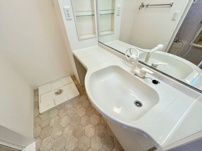 物件内観写真8　(洗髪洗面化粧台)