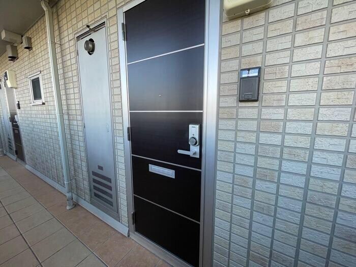 物件内観写真17　(玄関ドア)