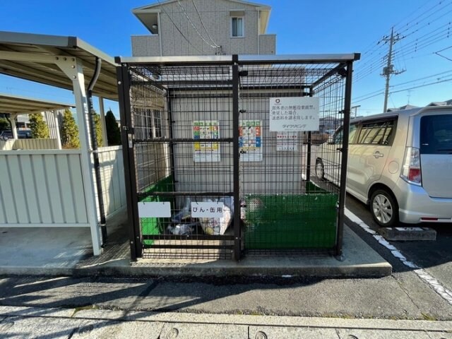 物件内観写真18　(ごみステーション)