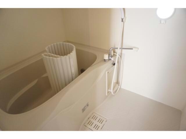 物件内観写真4　(同型別室の写真です。)