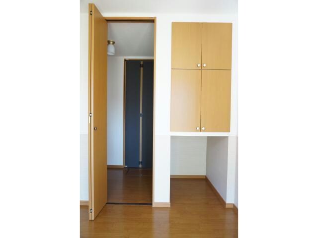 物件内観写真7　(同型別室の写真です。)