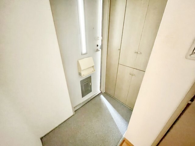 物件内観写真10　(玄関)