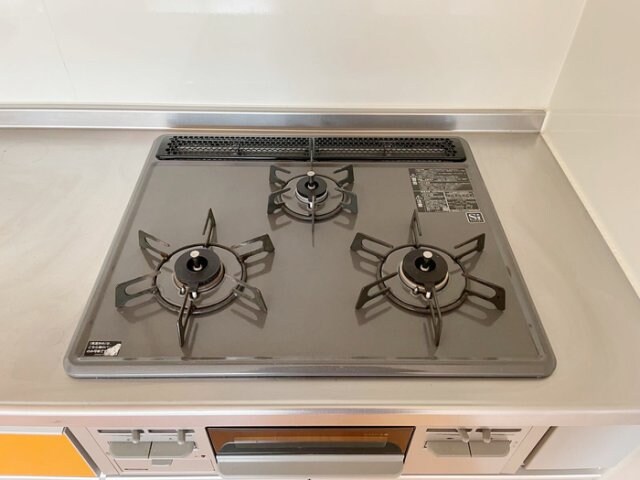 物件内観写真13　(三ツ口コンロ)