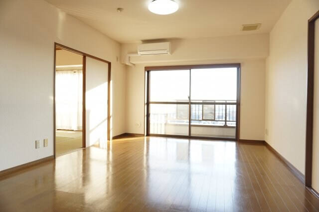 物件内観写真3　(画像は同型の別室の写真となります。)