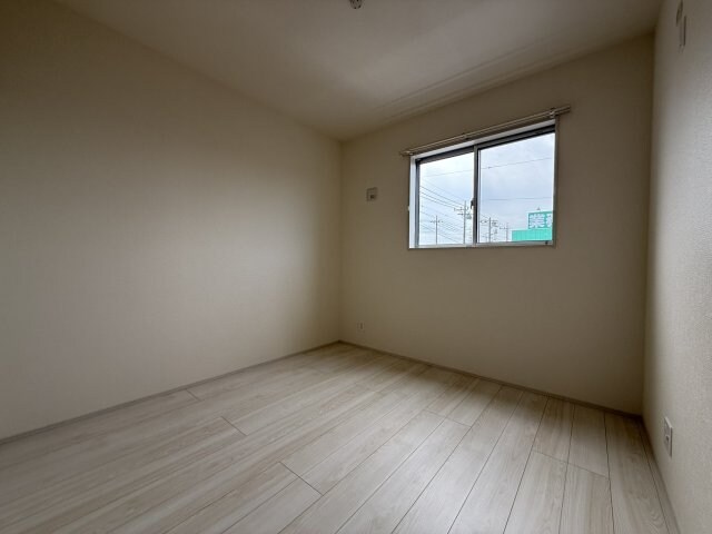 物件内観写真3　(同メーカーの同間取りの別物件の写真となります。現況優先となり)