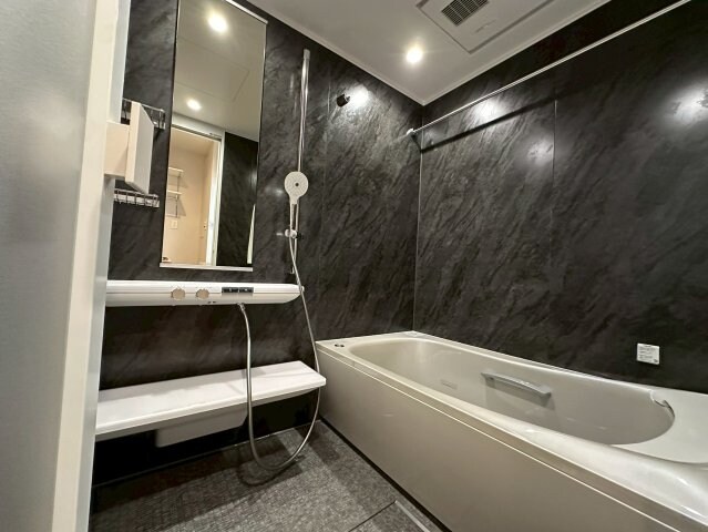 物件内観写真15　(肩湯付のお風呂です！)