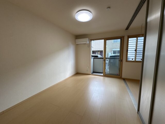 物件内観写真3　(ﾘﾋﾞﾝｸﾞ)