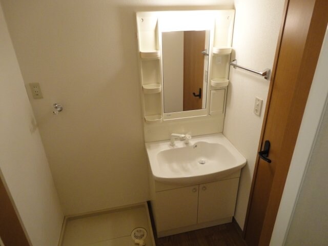 物件内観写真14　(脱衣所)