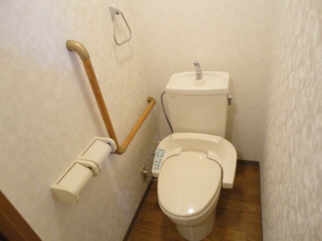 物件内観写真22　(シャワー付トイレ)