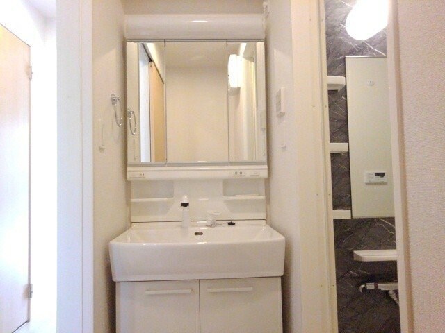 物件内観写真13　(使いやすい洗面所です)