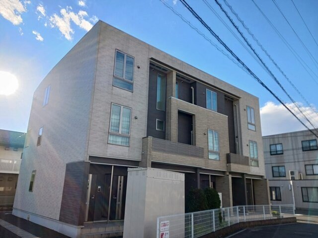 物件外観写真1　(外観もきれいです)