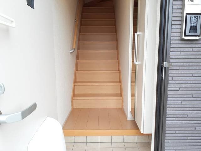 物件内観写真15　(きれいな玄関です)