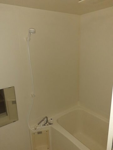 物件内観写真11　(きれいなお風呂です)