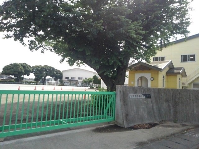 物件外観写真6　(下野市立国分寺小学校まで400m)