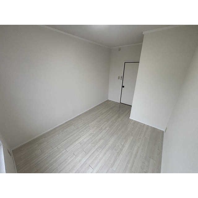 物件内観写真9　(明るい室内です)