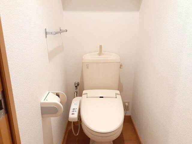 物件内観写真13　(コンパクトで使いやすいトイレです)