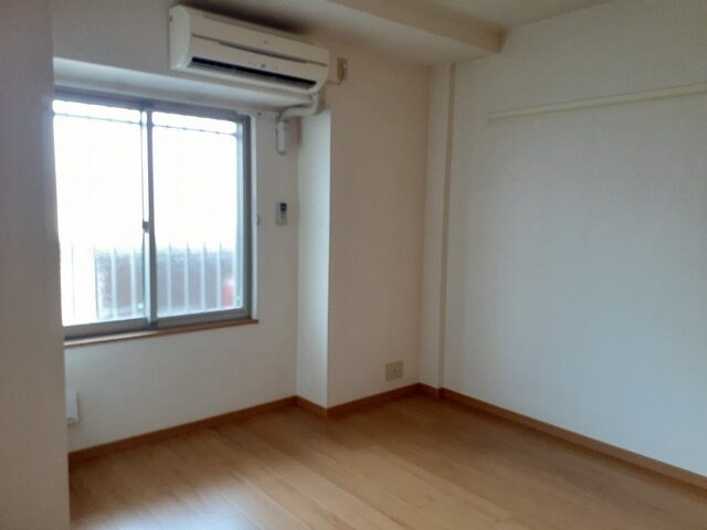 物件内観写真15　(明るい室内です)