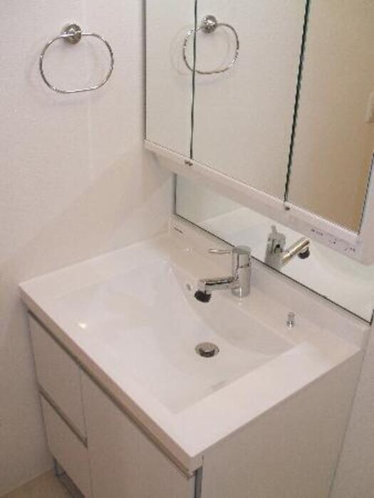 物件内観写真4　(洗髪洗面化粧台。)