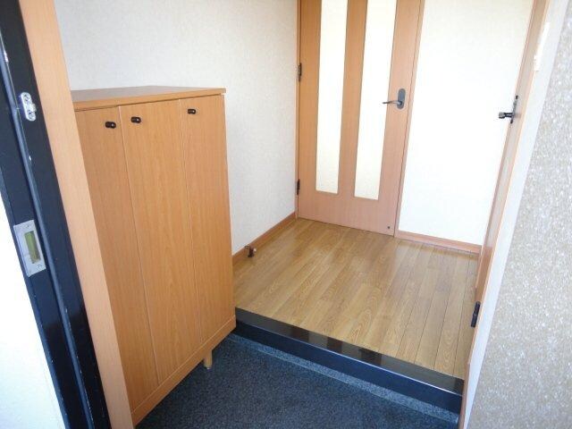 物件内観写真28　(玄関)