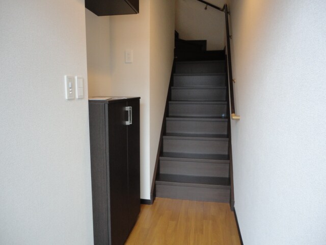 物件内観写真9　(玄関)