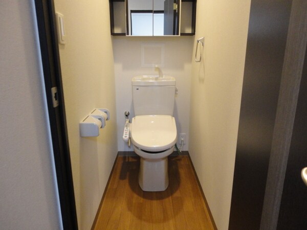 トイレ(シャワー付トイレ)