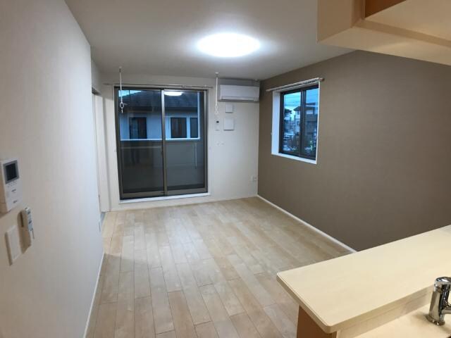 物件内観写真8　(リビング)