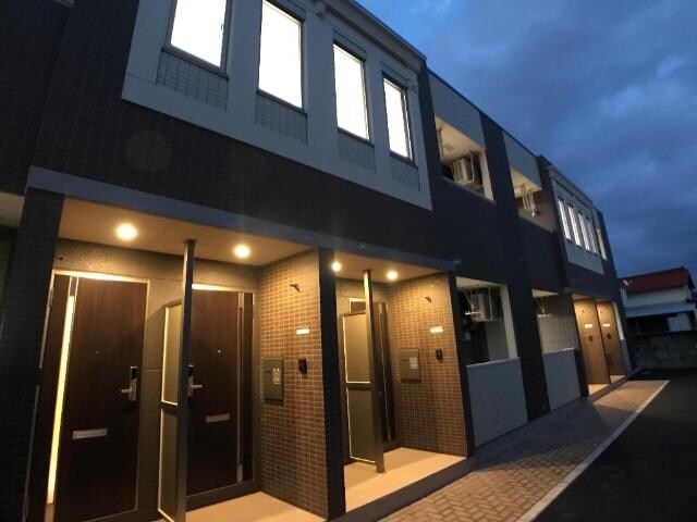 物件外観写真3　(外観写真（夜）)