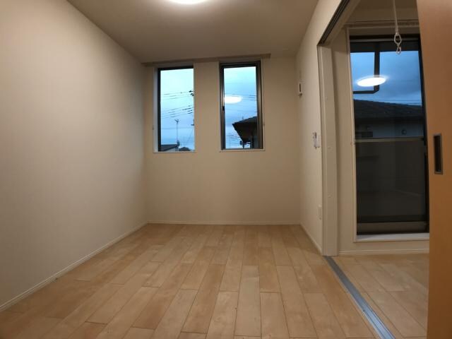 物件内観写真11　(室内)