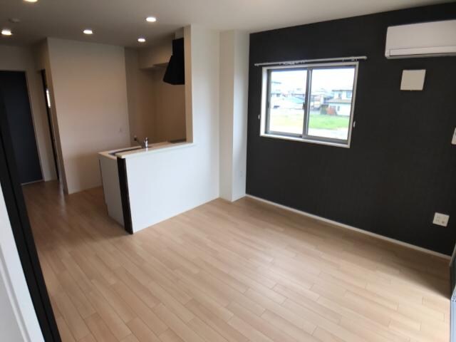 物件内観写真10　(リビング)